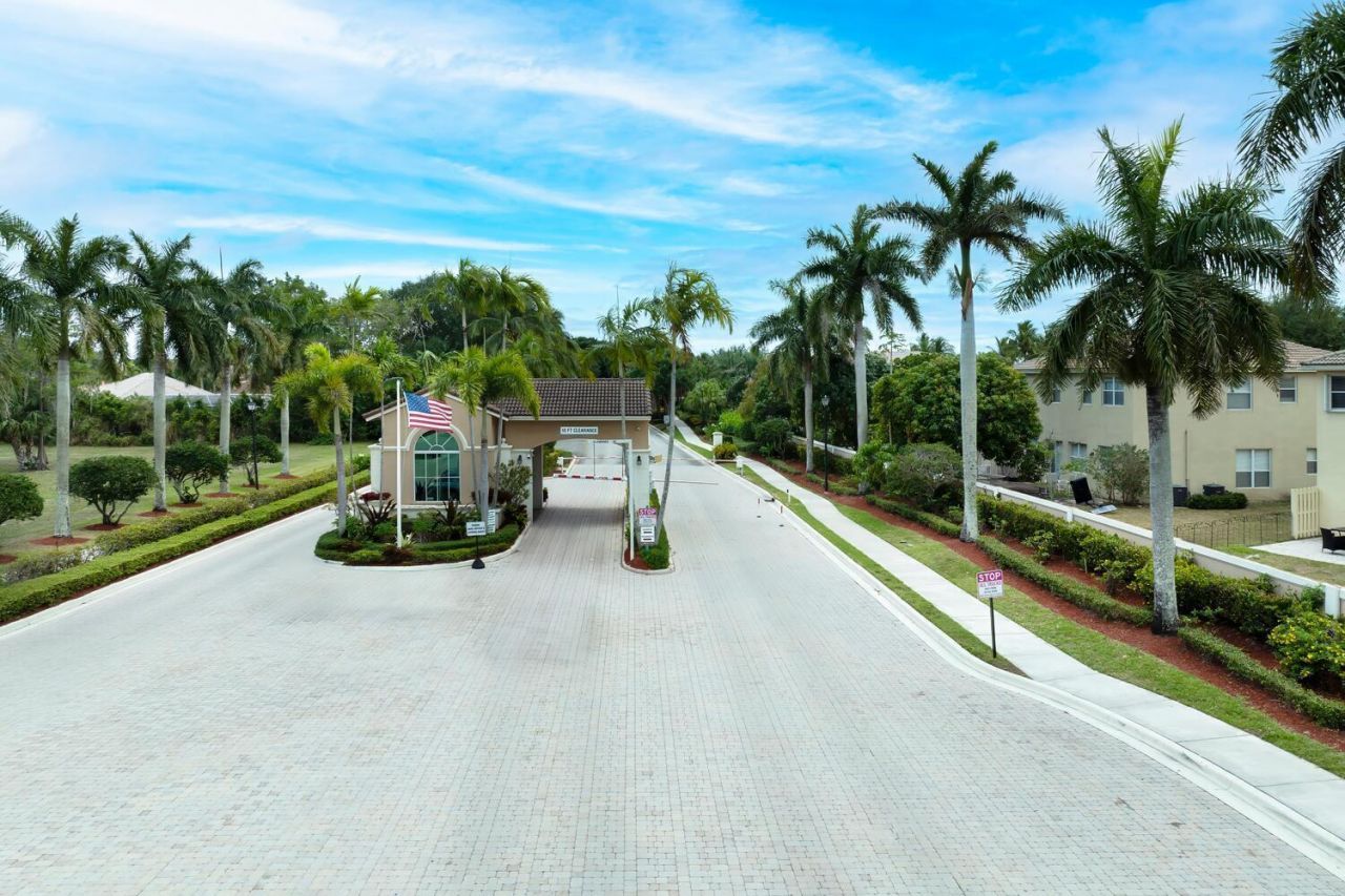 4162 Winnipeg Way, West Palm Beach, FL 33409 Photo