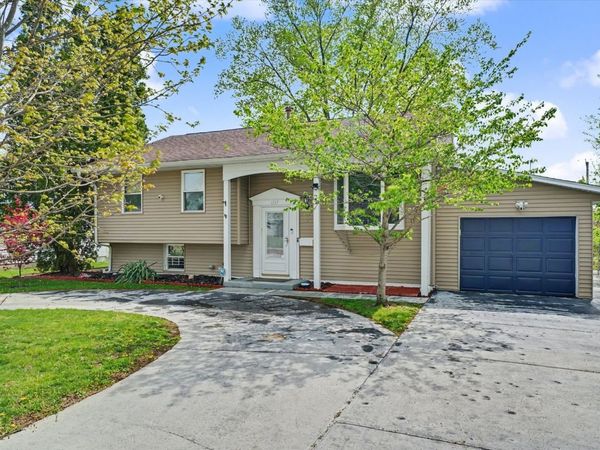 1517 Eastview Avenue , Danville, IL 61832