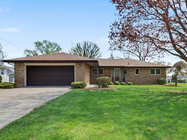 615 N Hartwell Street , Gilman, IL 60938