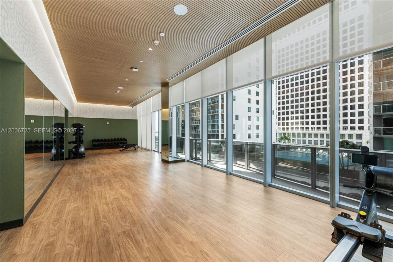 77 SE 5 , Unit 1505, Miami, FL 33131 Photo