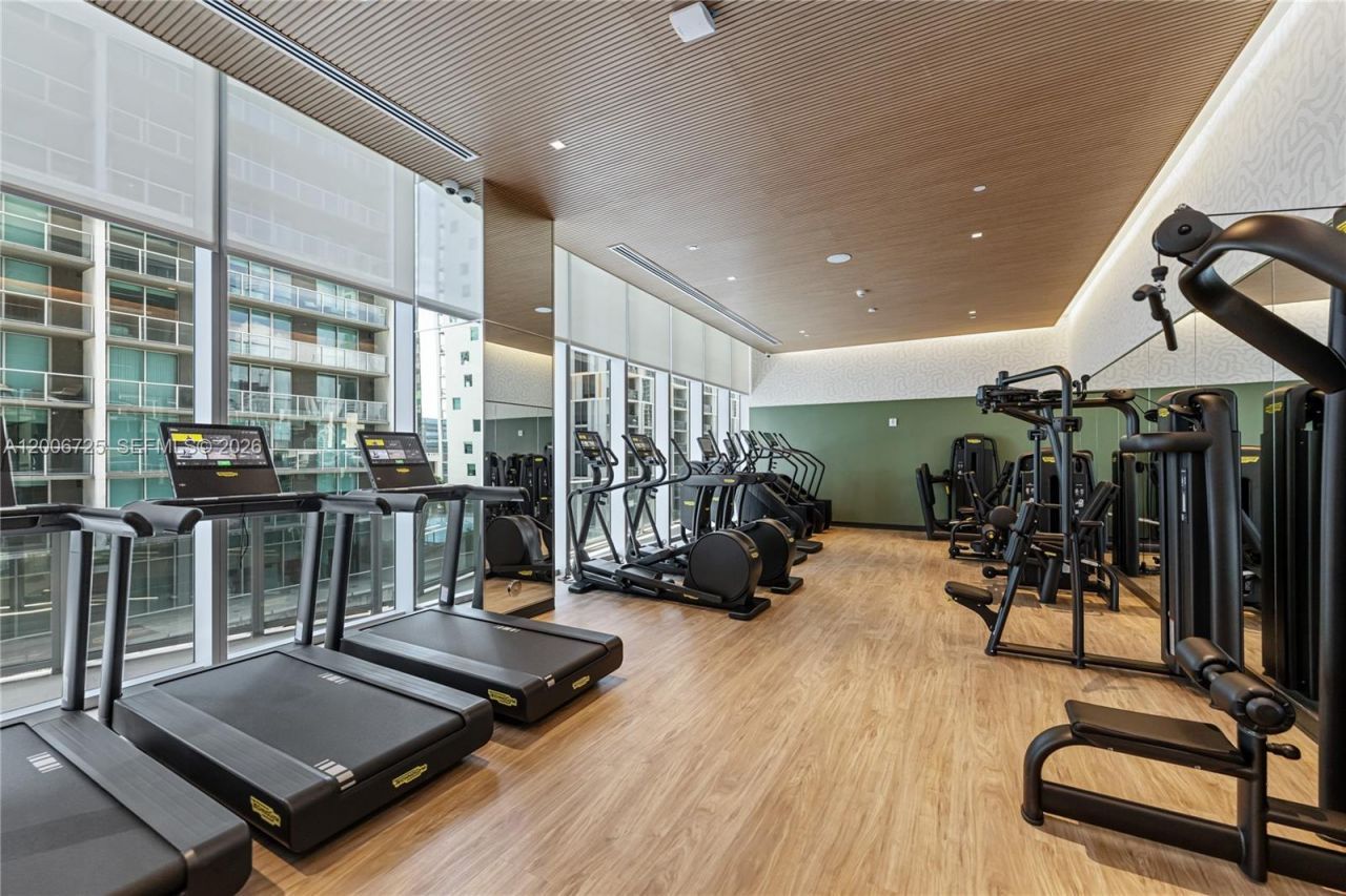 77 SE 5 , Unit 1505, Miami, FL 33131 Photo