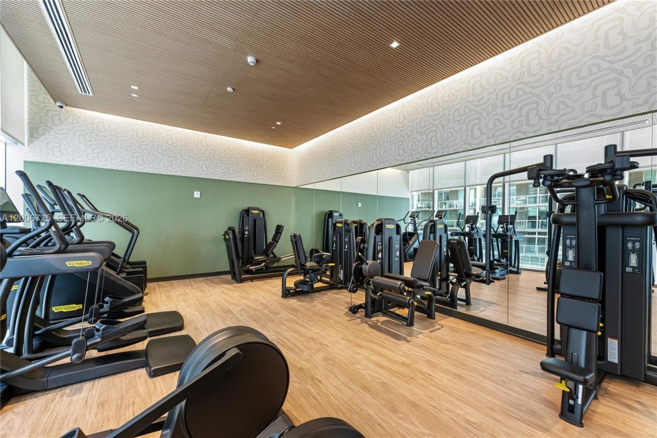 77 SE 5 , Unit 1505, Miami, FL 33131 Photo