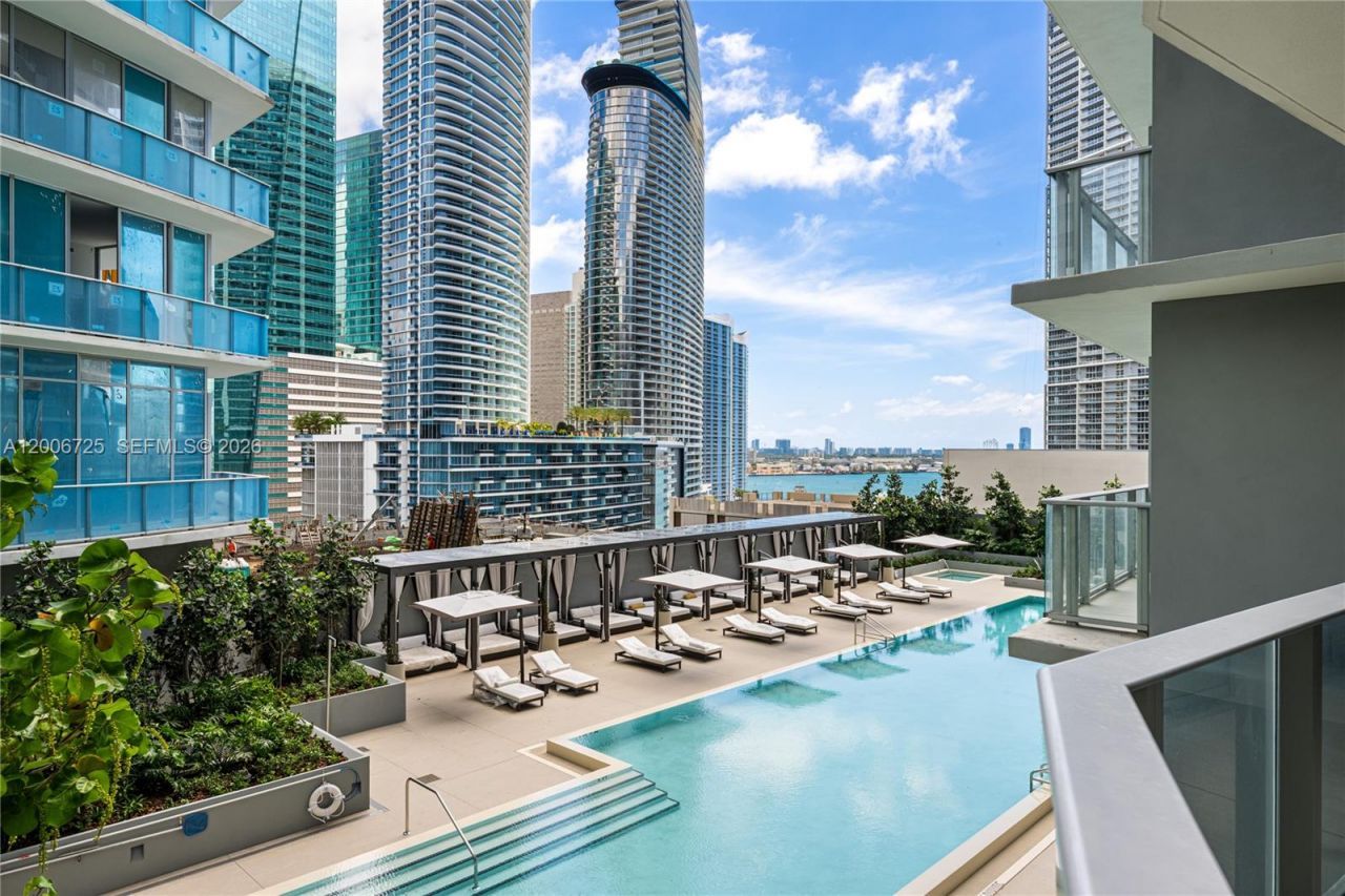 77 SE 5 , Unit 1505, Miami, FL 33131 Photo