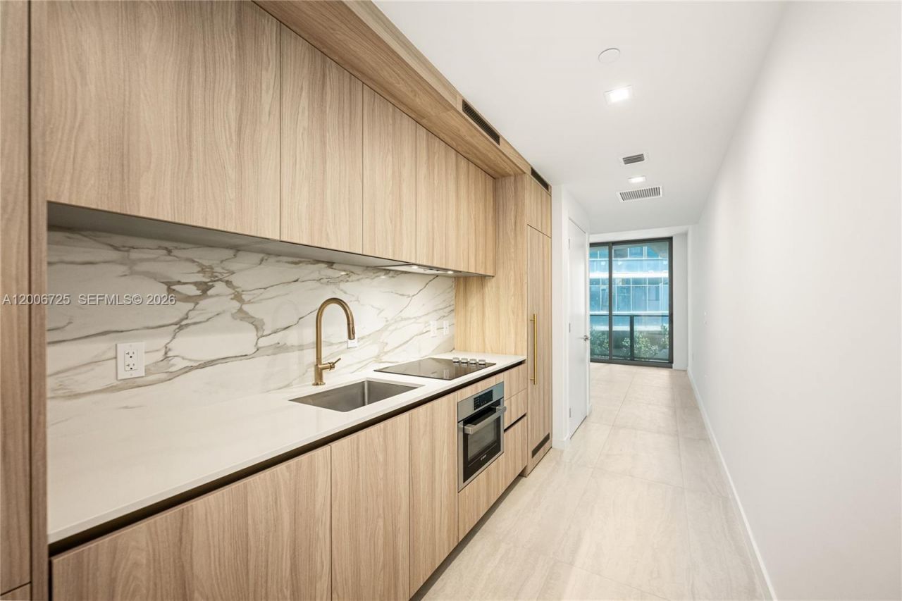 77 SE 5 , Unit 1505, Miami, FL 33131 Photo