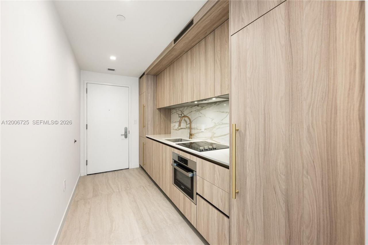 77 SE 5 , Unit 1505, Miami, FL 33131 Photo