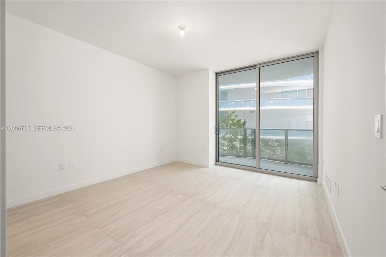 77 SE 5 , Unit 1505, Miami, FL 33131 Photo