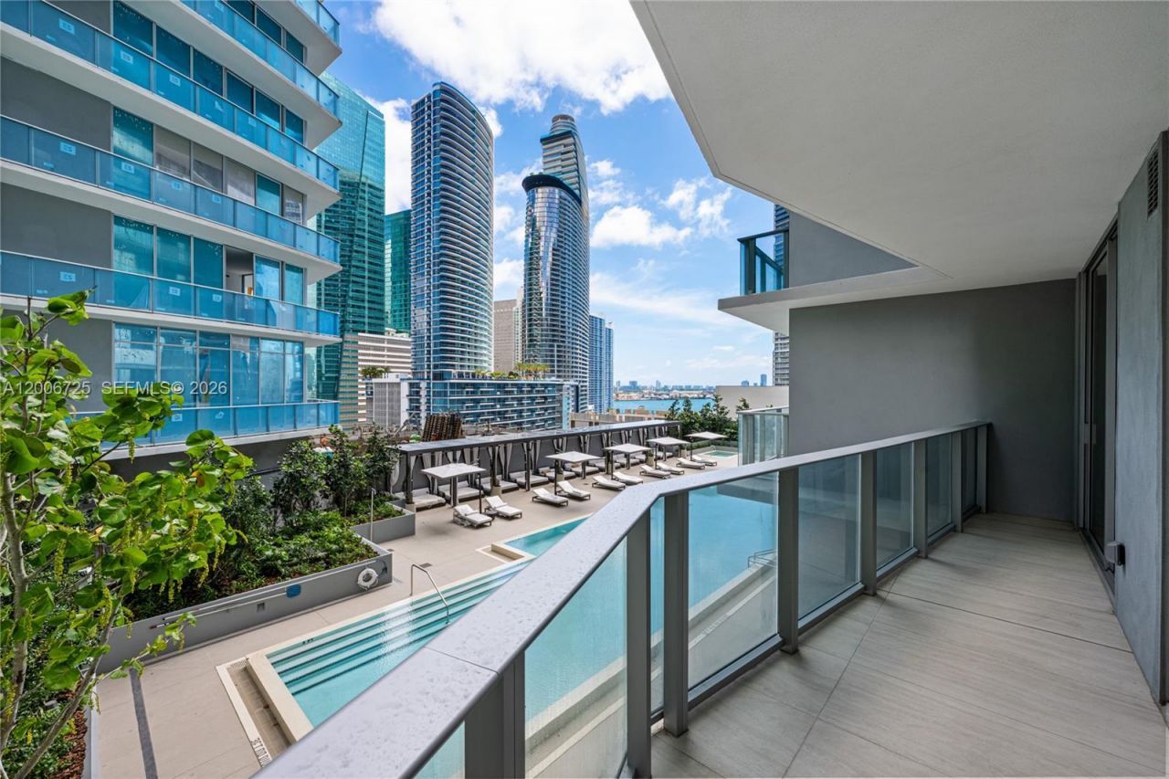 77 SE 5 , Unit 1505, Miami, FL 33131 Photo