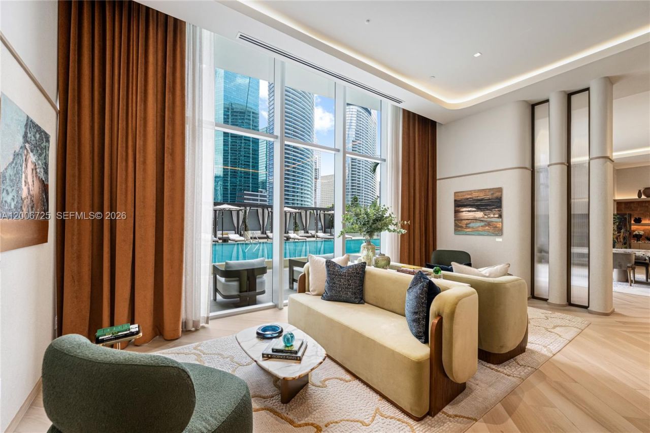 77 SE 5 , Unit 1505, Miami, FL 33131 Photo