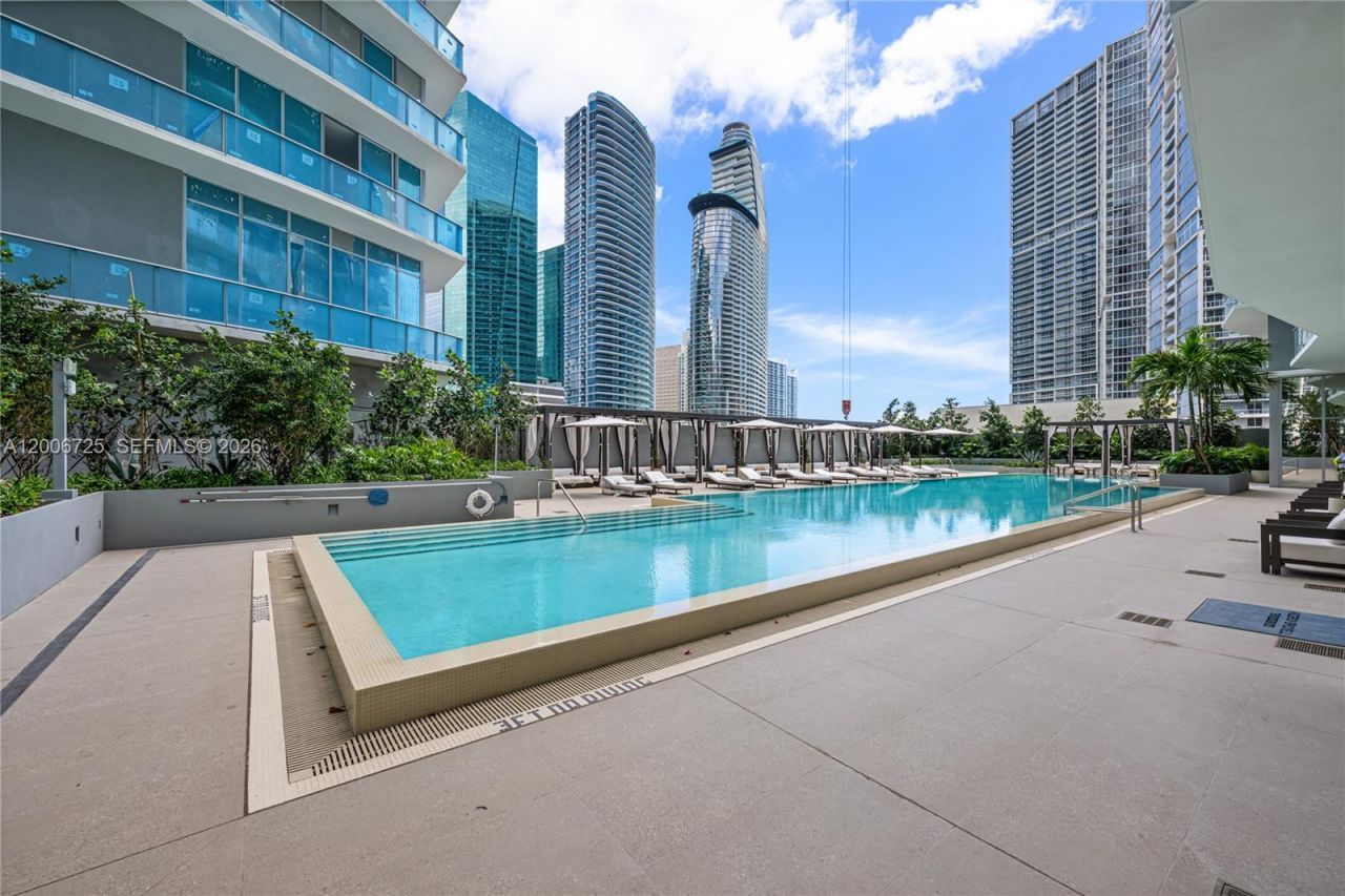 77 SE 5 , Unit 1505, Miami, FL 33131 Photo