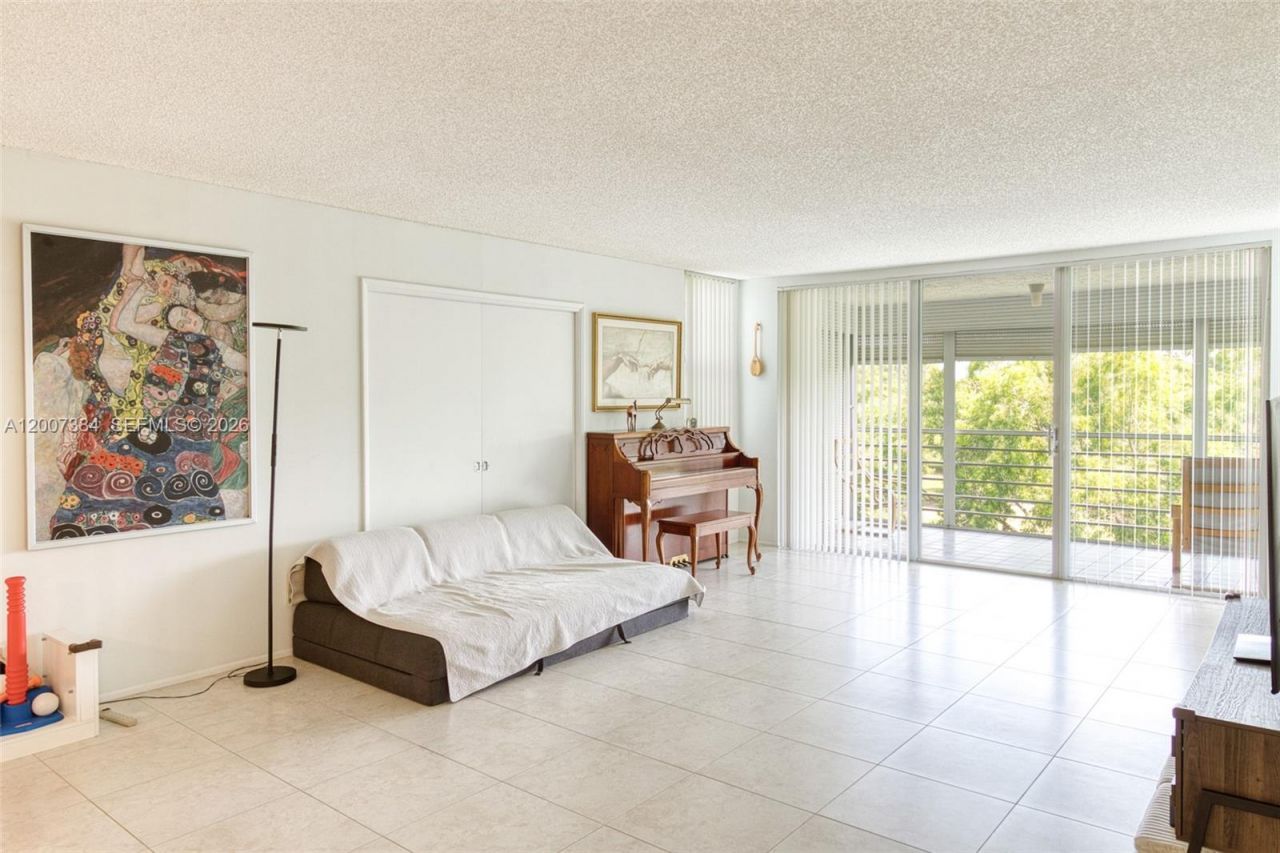 4015 W Palm Aire Dr, Unit 506, Pompano Beach, FL 33069 Photo