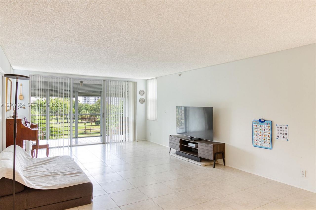 4015 W Palm Aire Dr, Unit 506, Pompano Beach, FL 33069 Photo