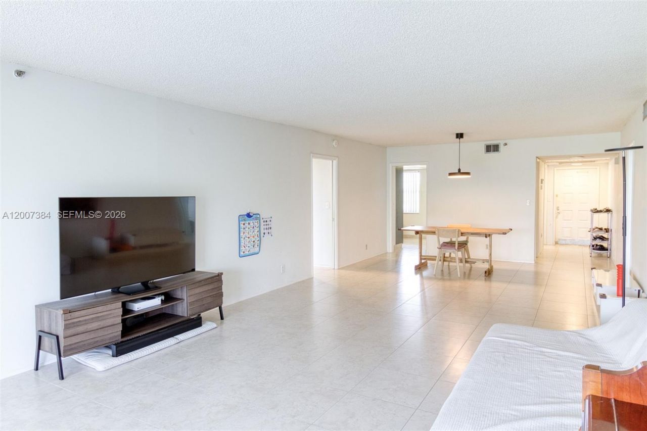4015 W Palm Aire Dr, Unit 506, Pompano Beach, FL 33069 Photo