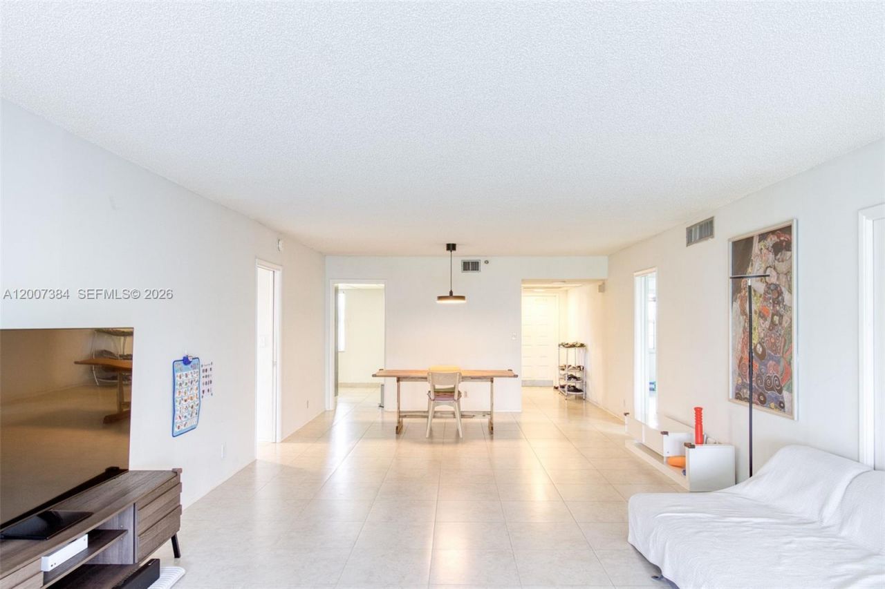 4015 W Palm Aire Dr, Unit 506, Pompano Beach, FL 33069 Photo