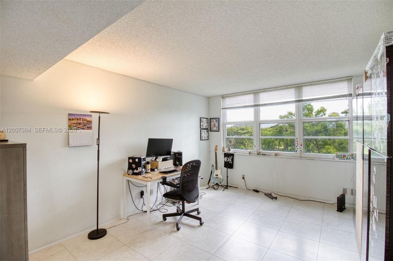 4015 W Palm Aire Dr, Unit 506, Pompano Beach, FL 33069 Photo