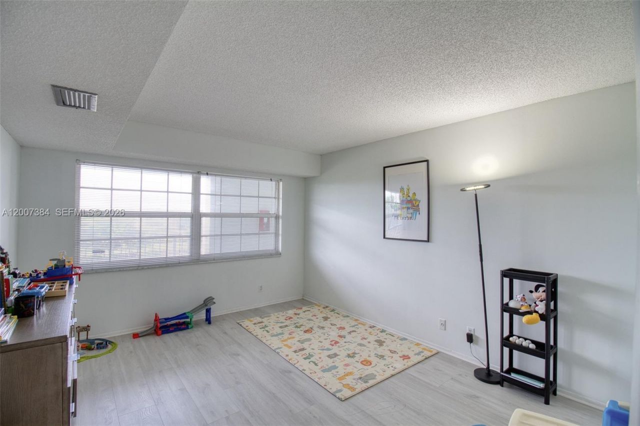 4015 W Palm Aire Dr, Unit 506, Pompano Beach, FL 33069 Photo