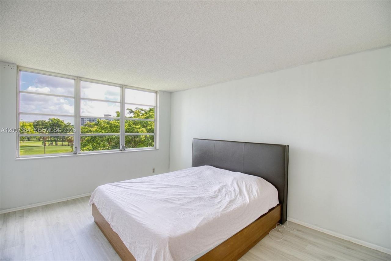 4015 W Palm Aire Dr, Unit 506, Pompano Beach, FL 33069 Photo