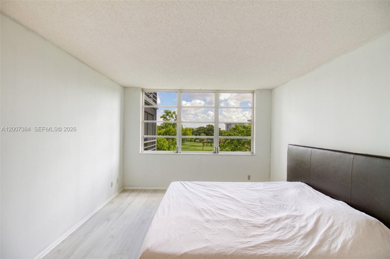 4015 W Palm Aire Dr, Unit 506, Pompano Beach, FL 33069 Photo