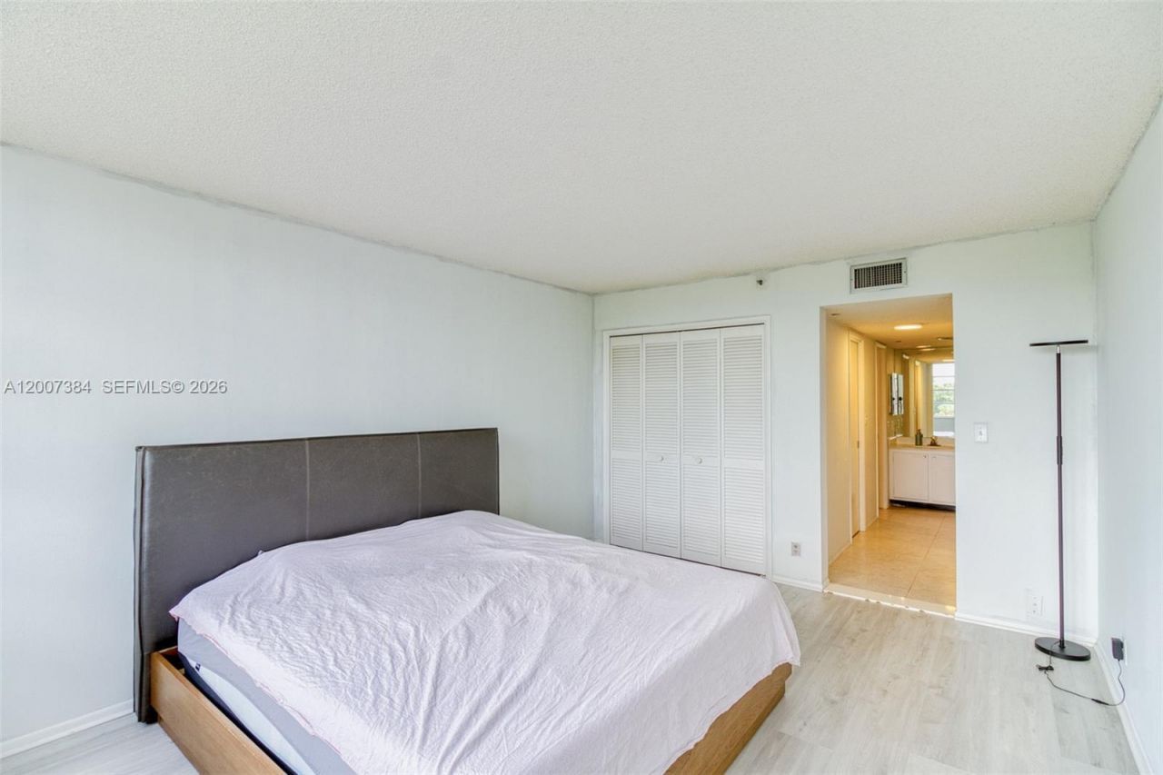 4015 W Palm Aire Dr, Unit 506, Pompano Beach, FL 33069 Photo