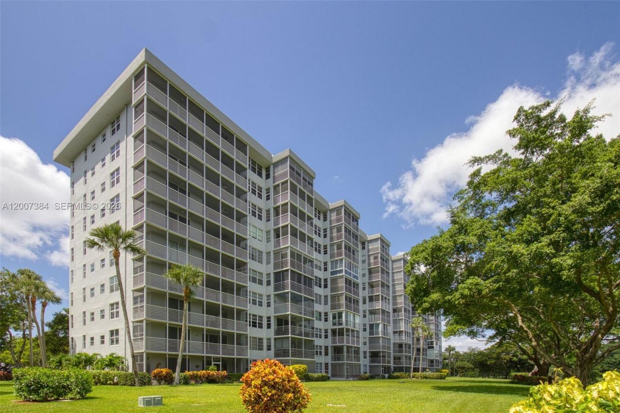 4015 W Palm Aire Dr, Unit 506, Pompano Beach, FL 33069 Photo