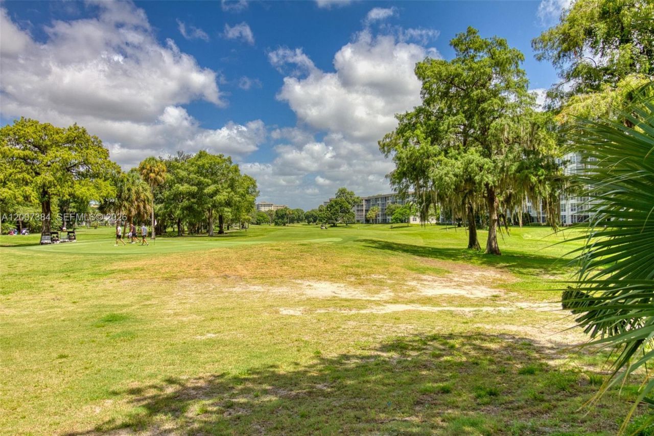 4015 W Palm Aire Dr, Unit 506, Pompano Beach, FL 33069 Photo