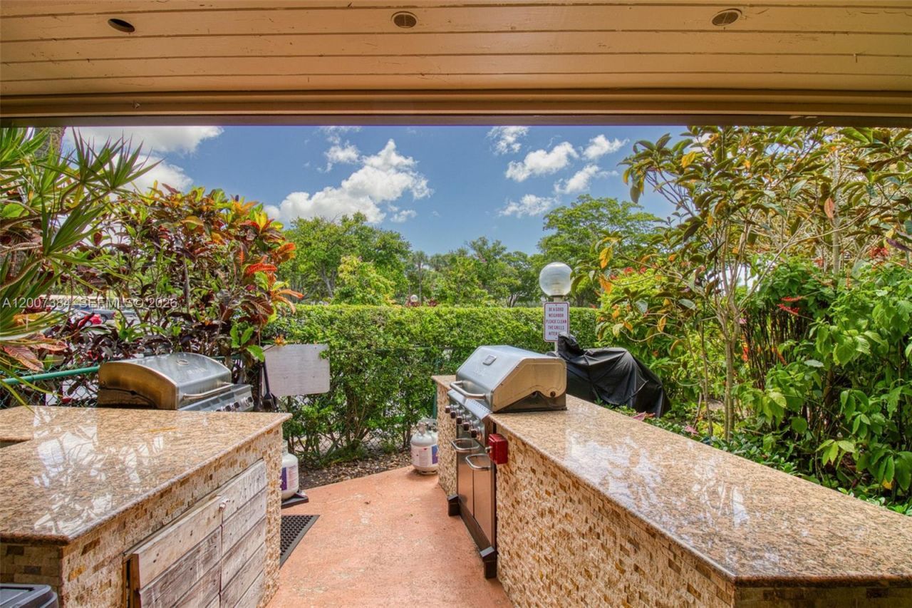 4015 W Palm Aire Dr, Unit 506, Pompano Beach, FL 33069 Photo