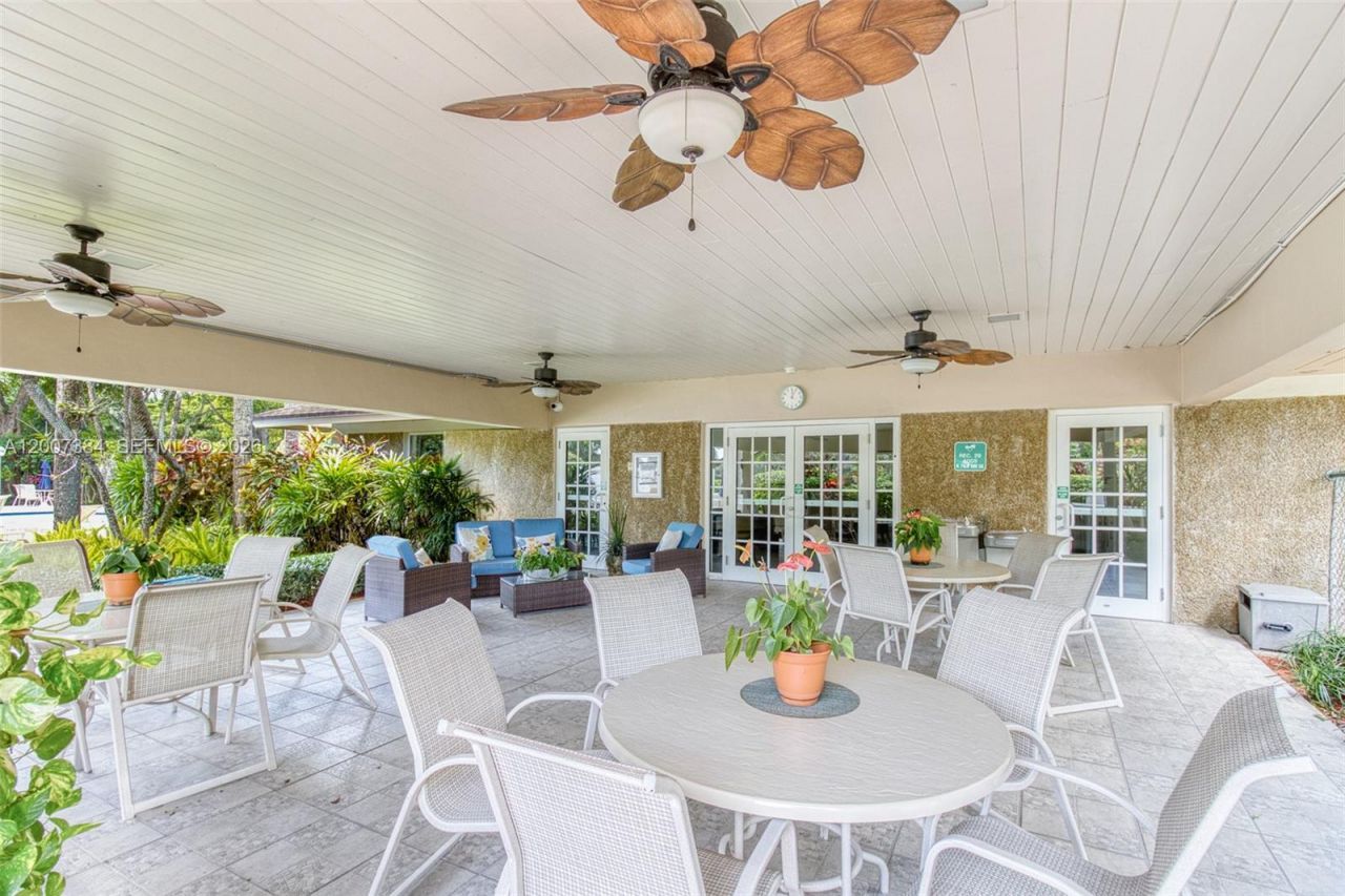 4015 W Palm Aire Dr, Unit 506, Pompano Beach, FL 33069 Photo