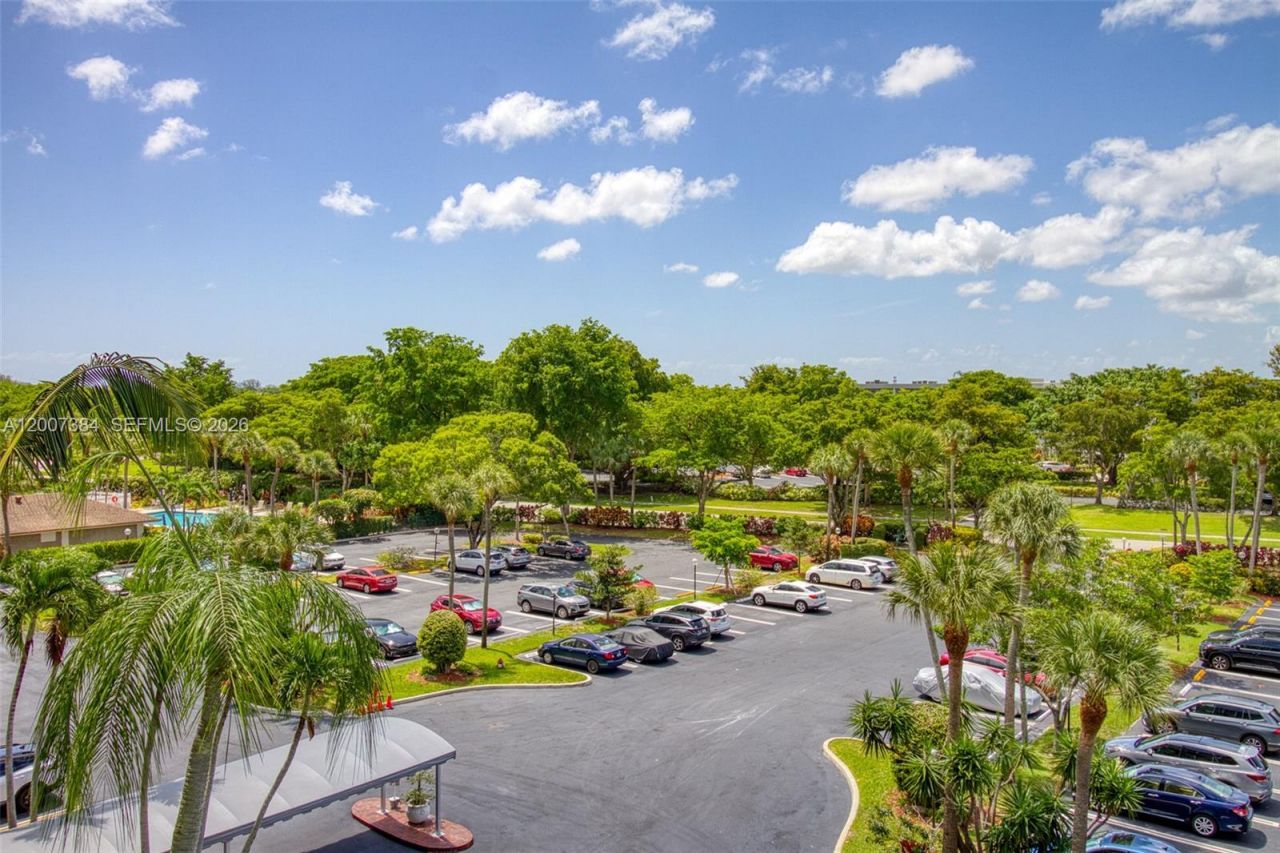 4015 W Palm Aire Dr, Unit 506, Pompano Beach, FL 33069 Photo