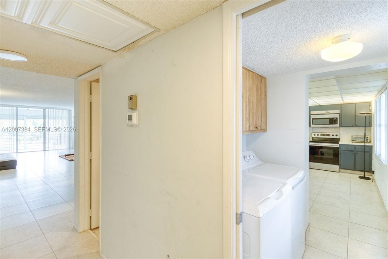 4015 W Palm Aire Dr, Unit 506, Pompano Beach, FL 33069 Photo