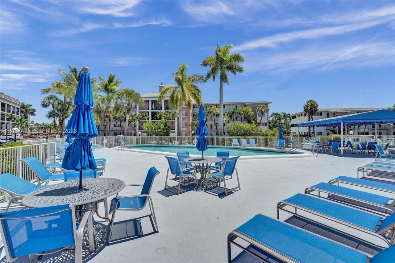 455 Paradise Isle Blvd, Unit 104, Hallandale Beach, FL 33009 Photo
