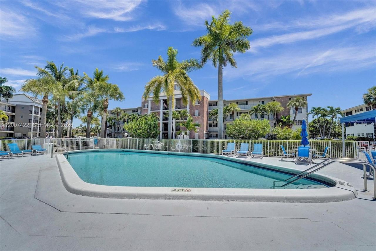 455 Paradise Isle Blvd, Unit 104, Hallandale Beach, FL 33009 Photo