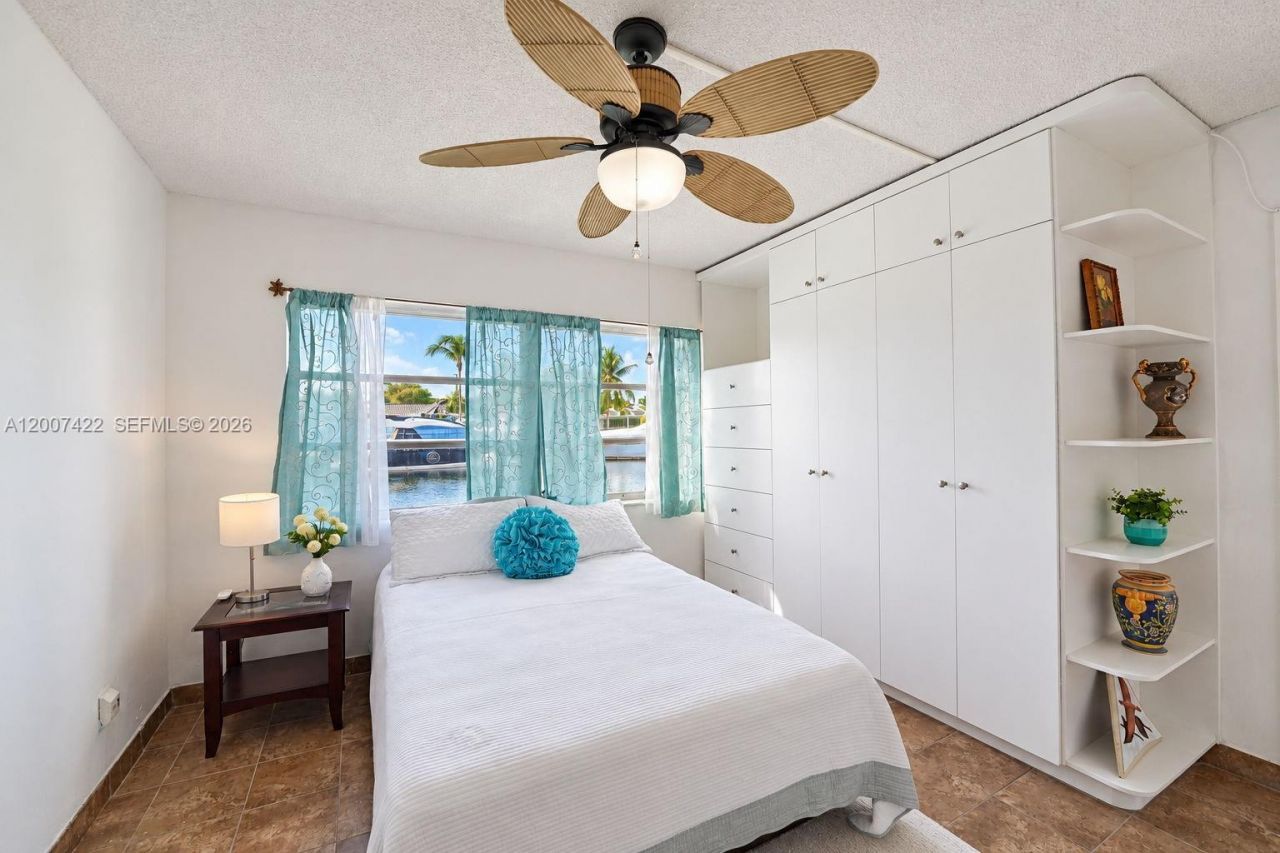 455 Paradise Isle Blvd, Unit 104, Hallandale Beach, FL 33009 Photo