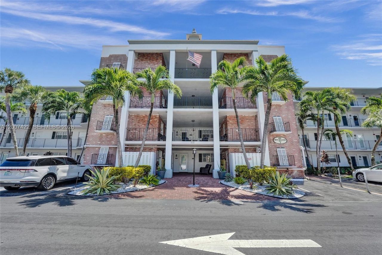 455 Paradise Isle Blvd, Unit 104, Hallandale Beach, FL 33009 Photo