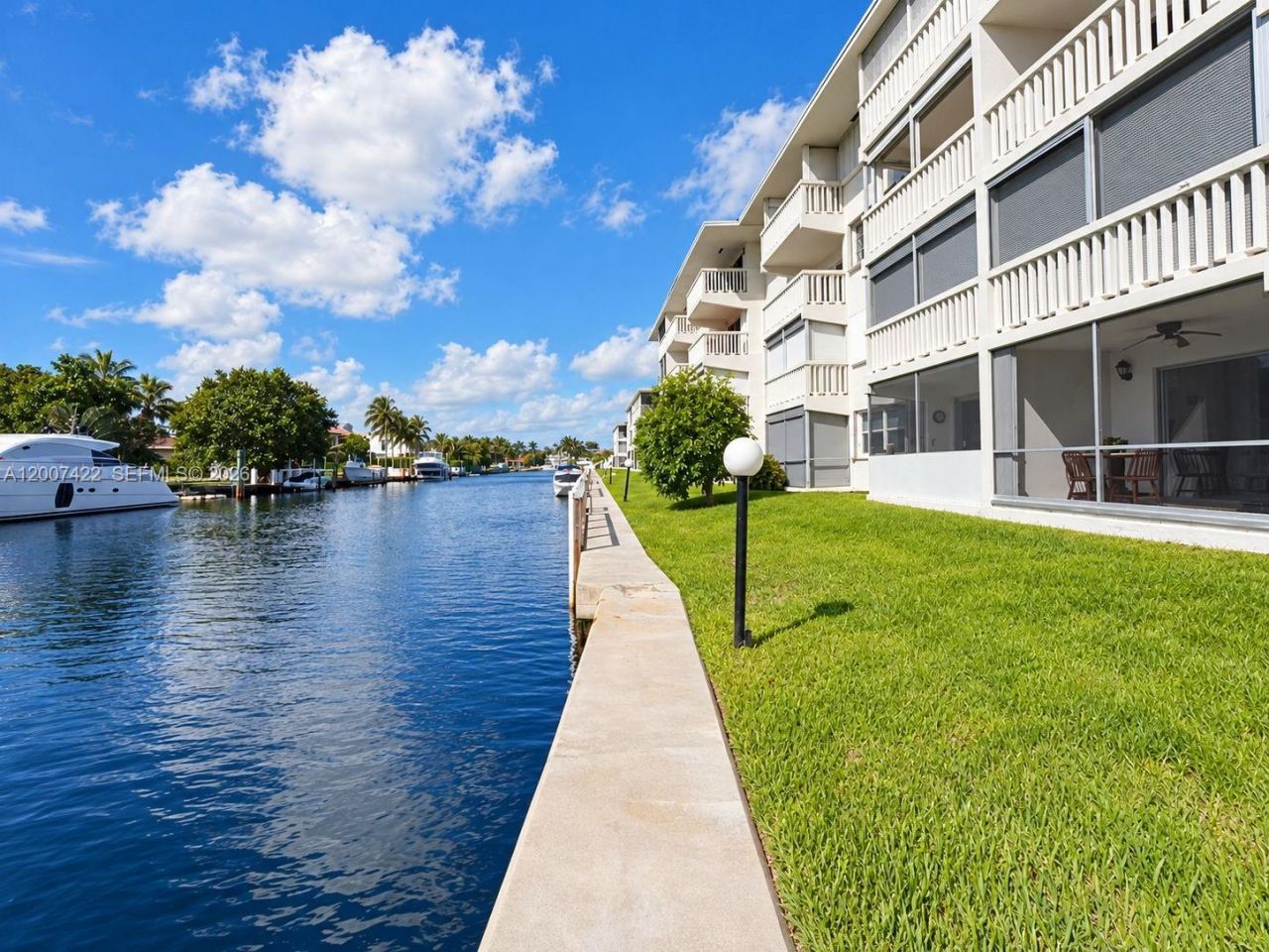 455 Paradise Isle Blvd, Unit 104, Hallandale Beach, FL 33009 Photo