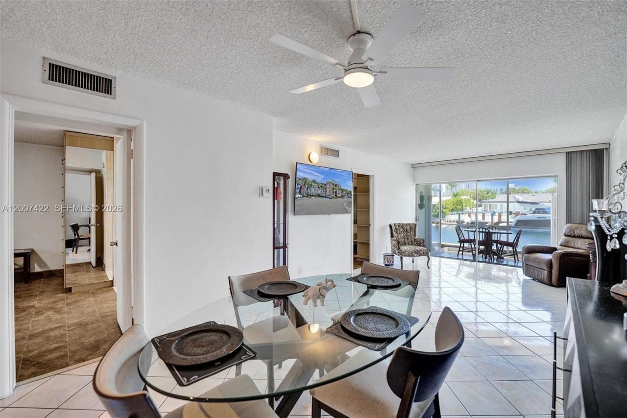 455 Paradise Isle Blvd, Unit 104, Hallandale Beach, FL 33009 Photo