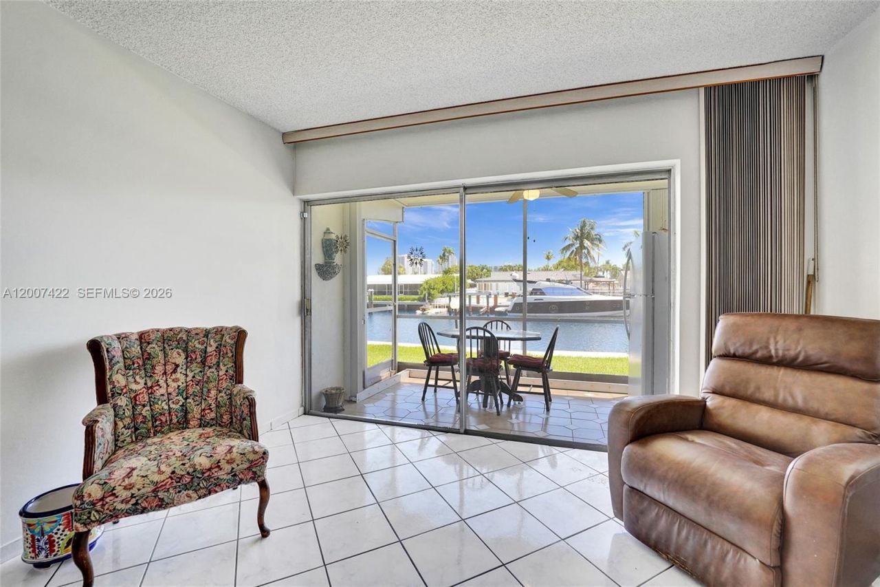 455 Paradise Isle Blvd, Unit 104, Hallandale Beach, FL 33009 Photo