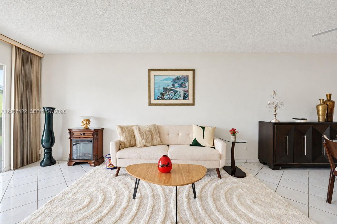 455 Paradise Isle Blvd, Unit 104, Hallandale Beach, FL 33009 Photo