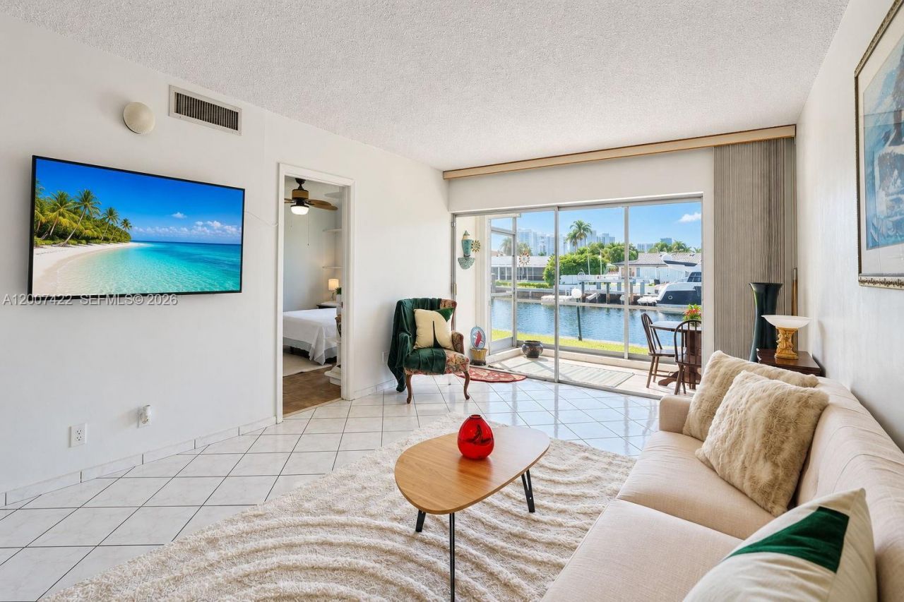 455 Paradise Isle Blvd, Unit 104, Hallandale Beach, FL 33009 Photo