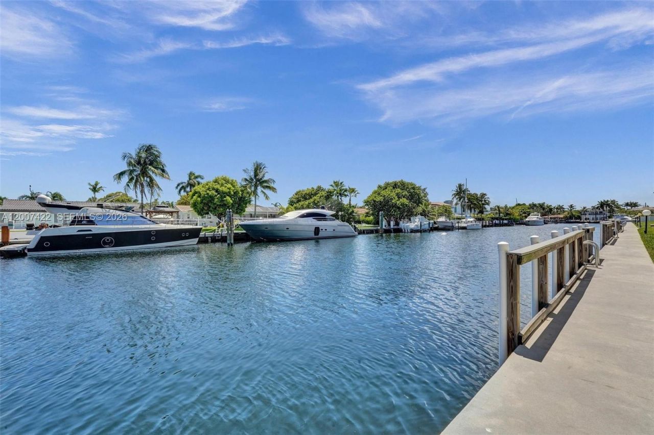 455 Paradise Isle Blvd, Unit 104, Hallandale Beach, FL 33009 Photo