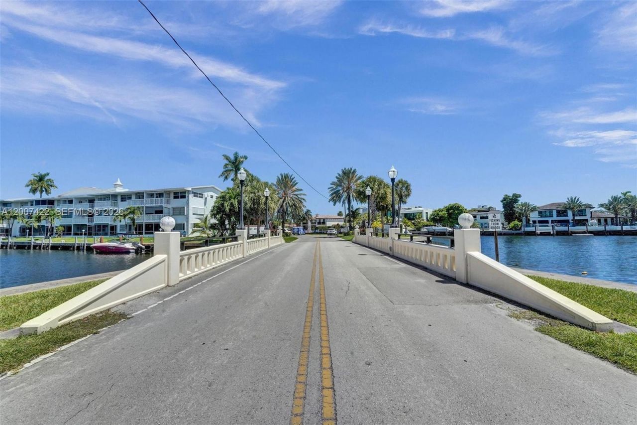455 Paradise Isle Blvd, Unit 104, Hallandale Beach, FL 33009 Photo