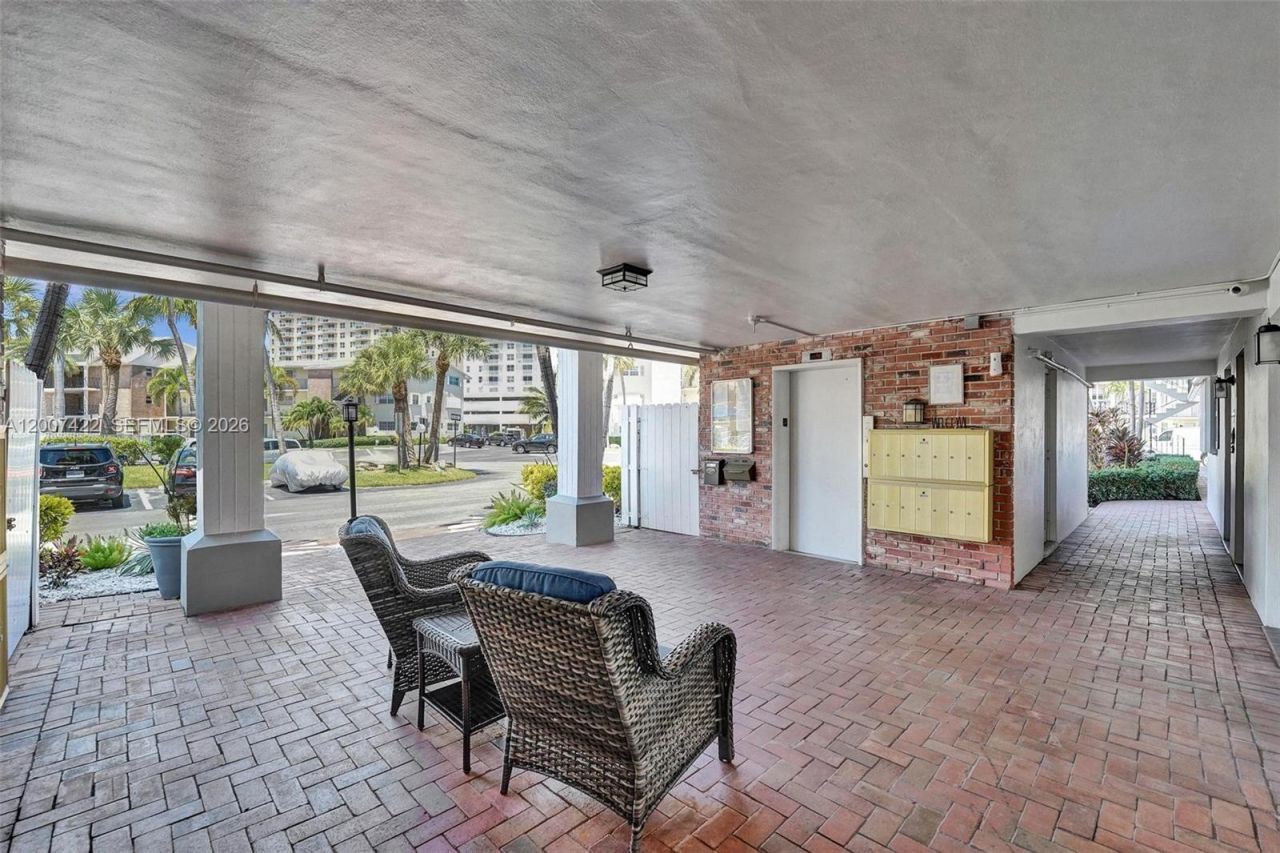 455 Paradise Isle Blvd, Unit 104, Hallandale Beach, FL 33009 Photo