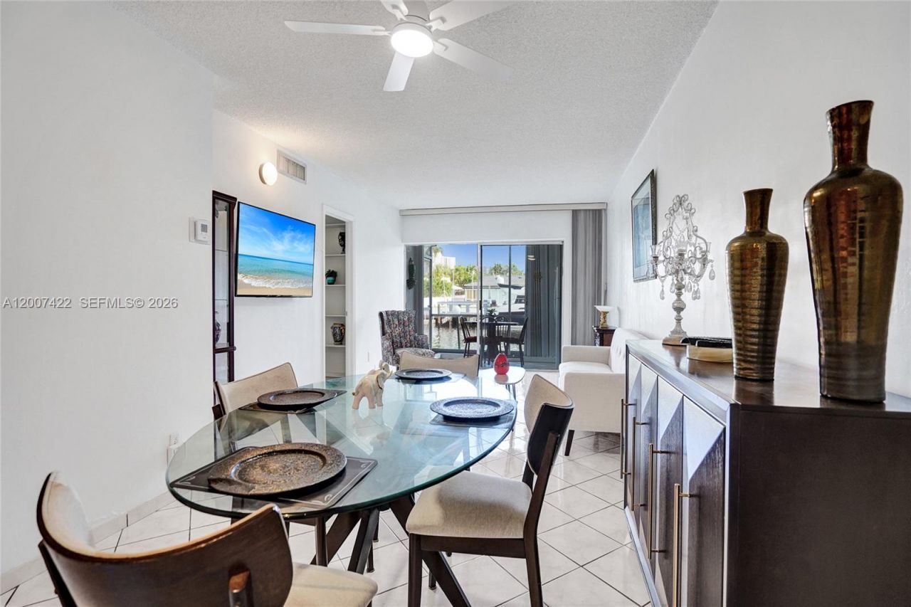 455 Paradise Isle Blvd, Unit 104, Hallandale Beach, FL 33009 Photo