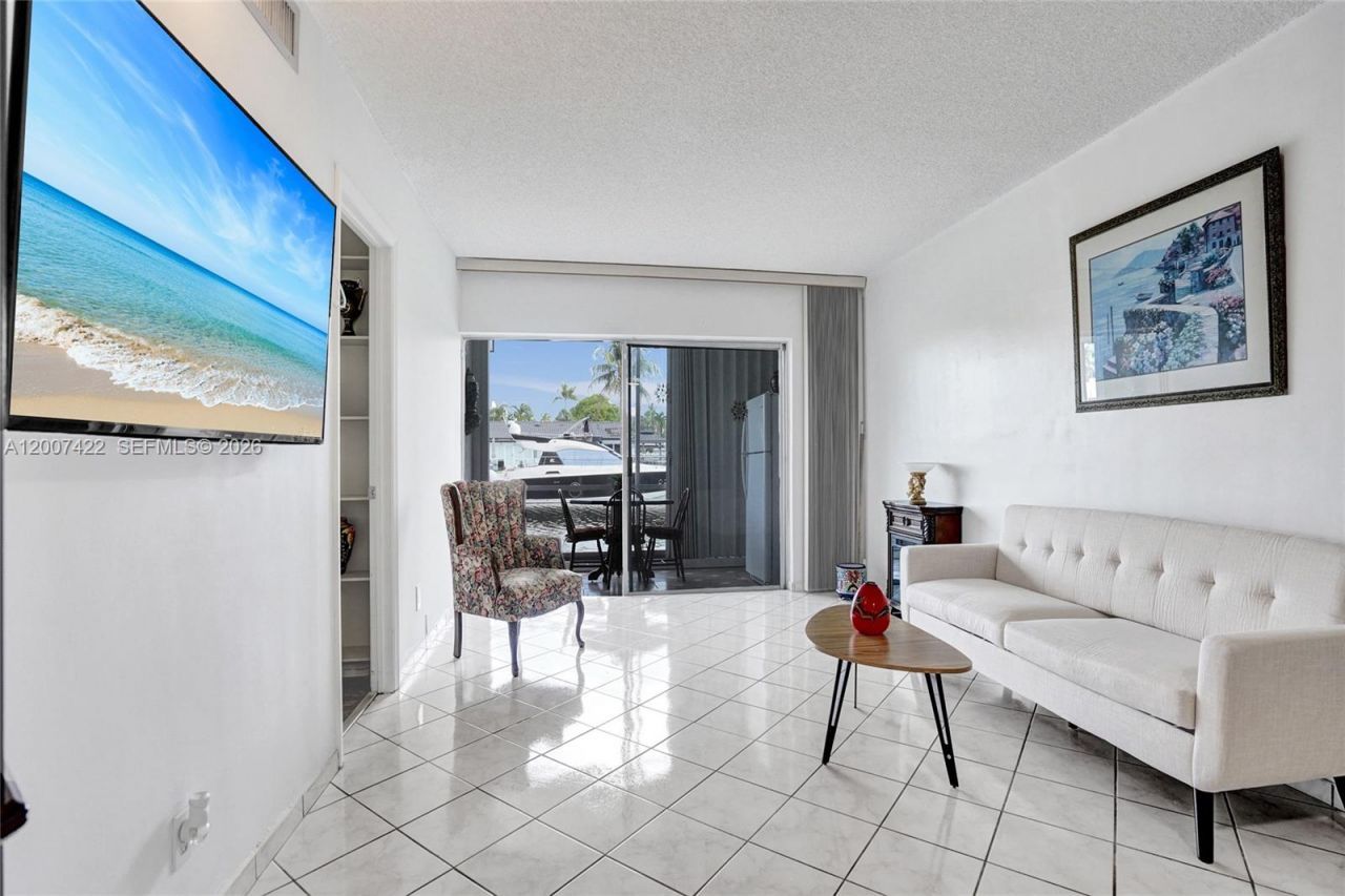 455 Paradise Isle Blvd, Unit 104, Hallandale Beach, FL 33009 Photo