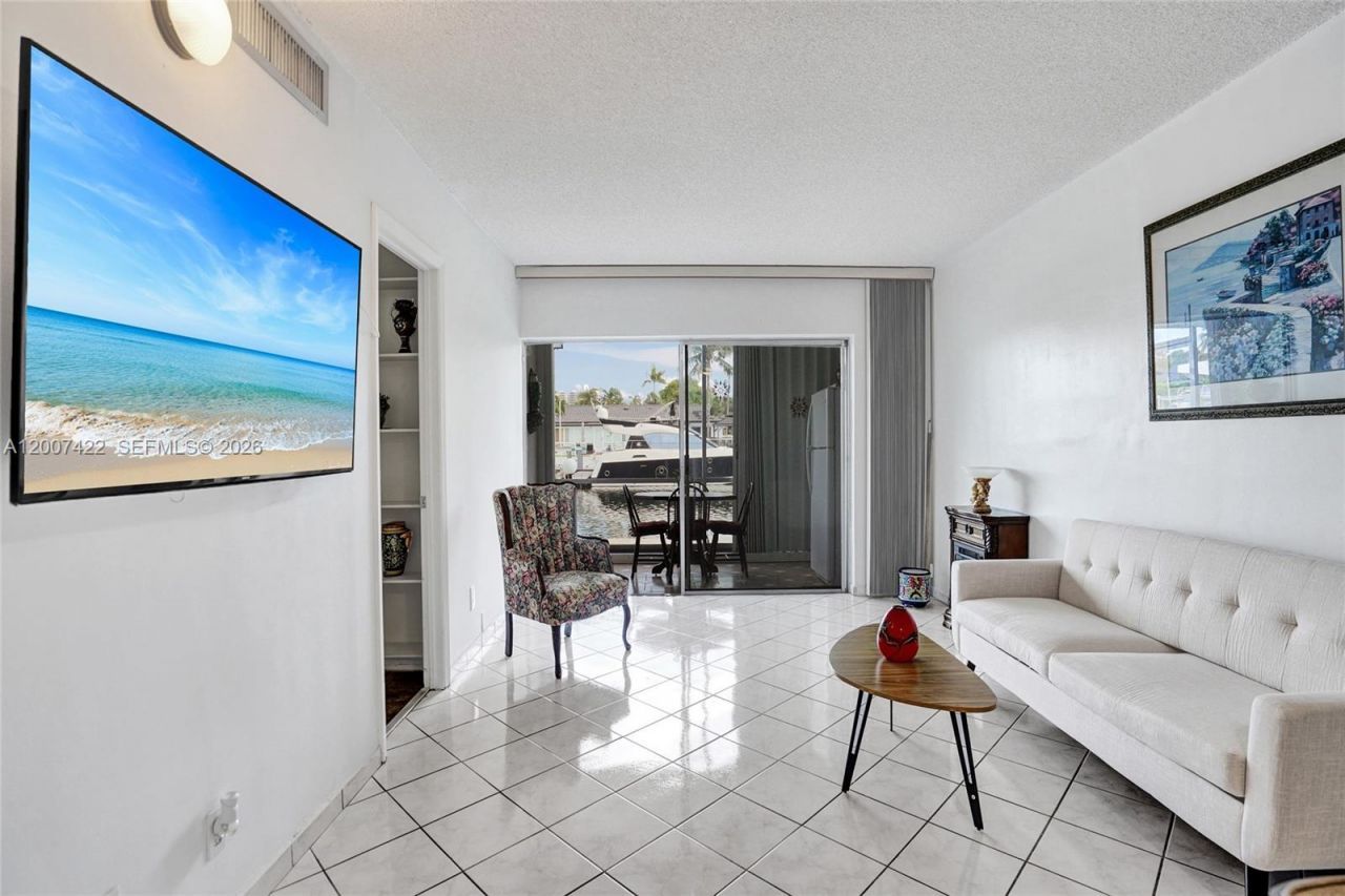 455 Paradise Isle Blvd, Unit 104, Hallandale Beach, FL 33009 Photo