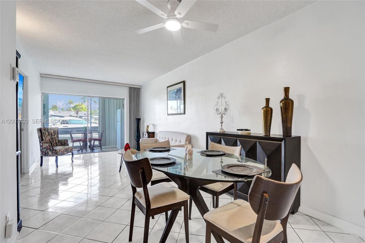 455 Paradise Isle Blvd, Unit 104, Hallandale Beach, FL 33009 Photo