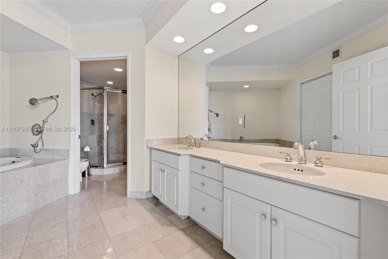 3370 Hidden Bay Dr, Unit 1213, Aventura, FL 33180 Photo