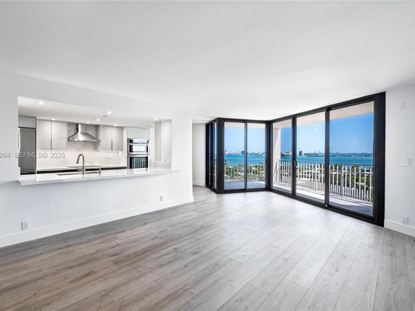 2000 Towerside Ter , Unit 1506, Miami, FL 33138