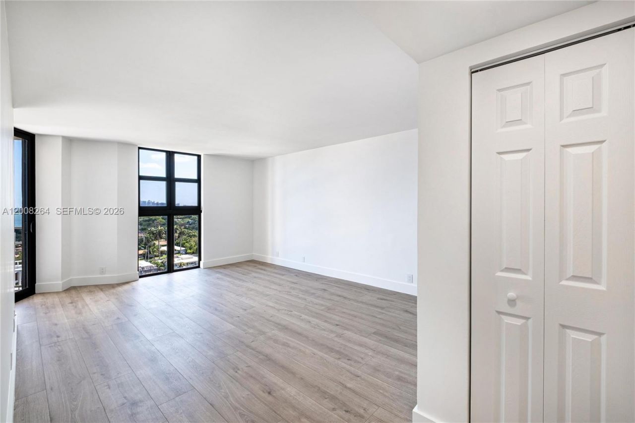 2000 Towerside Ter , Unit 1506, Miami, FL 33138 Photo