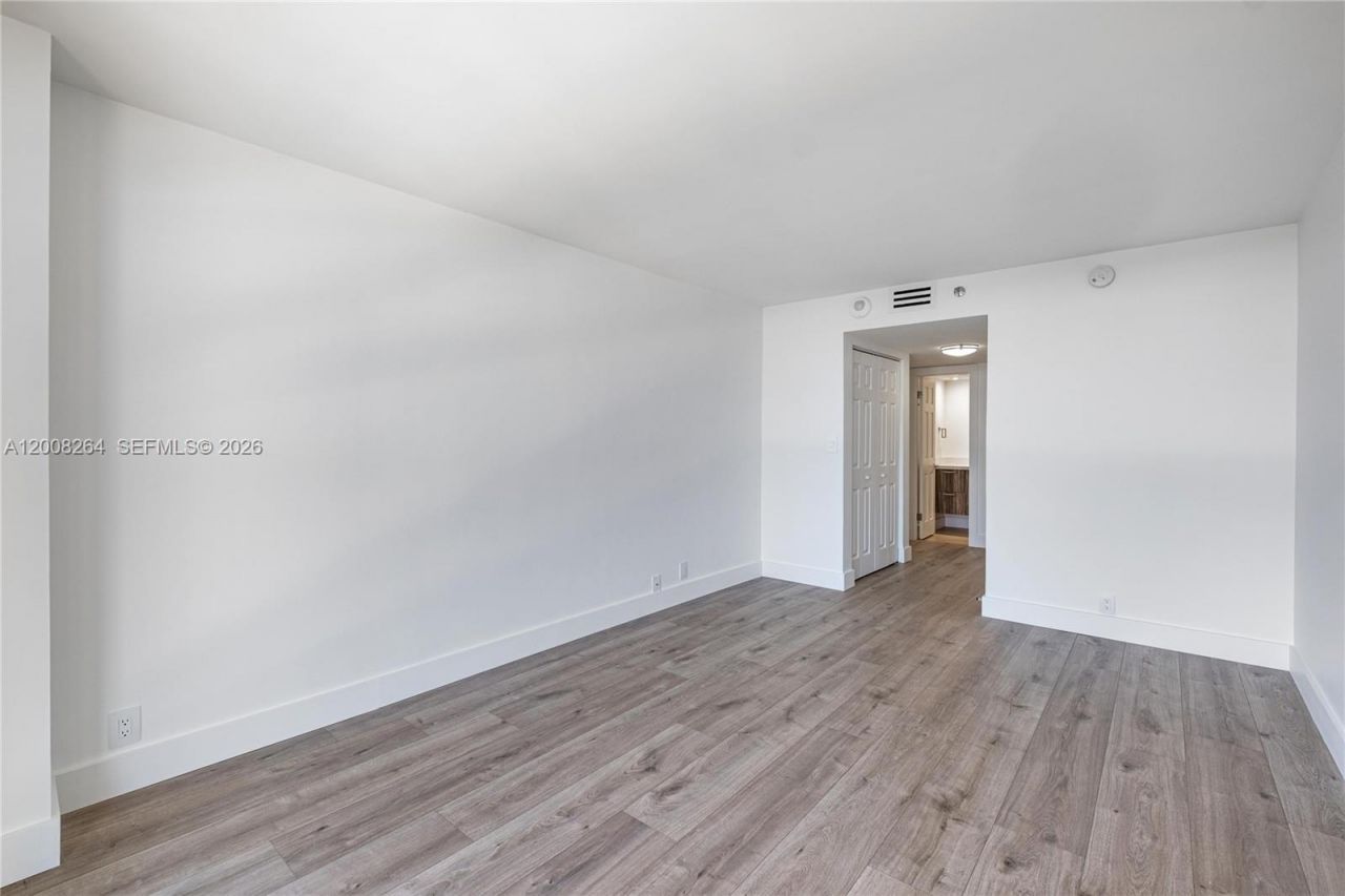 2000 Towerside Ter , Unit 1506, Miami, FL 33138 Photo
