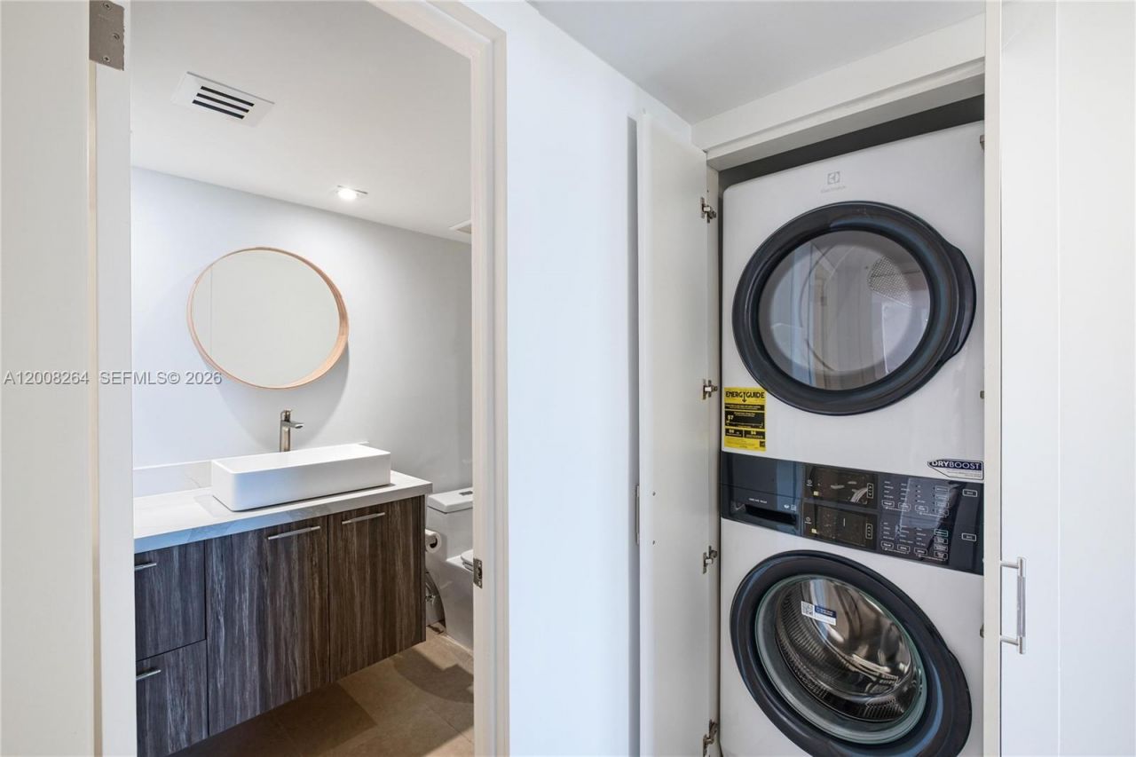 2000 Towerside Ter , Unit 1506, Miami, FL 33138 Photo