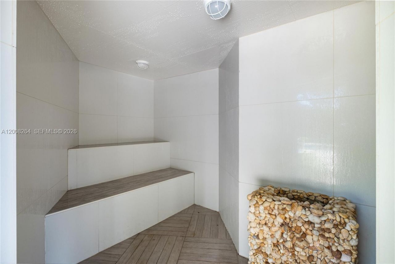 2000 Towerside Ter , Unit 1506, Miami, FL 33138 Photo